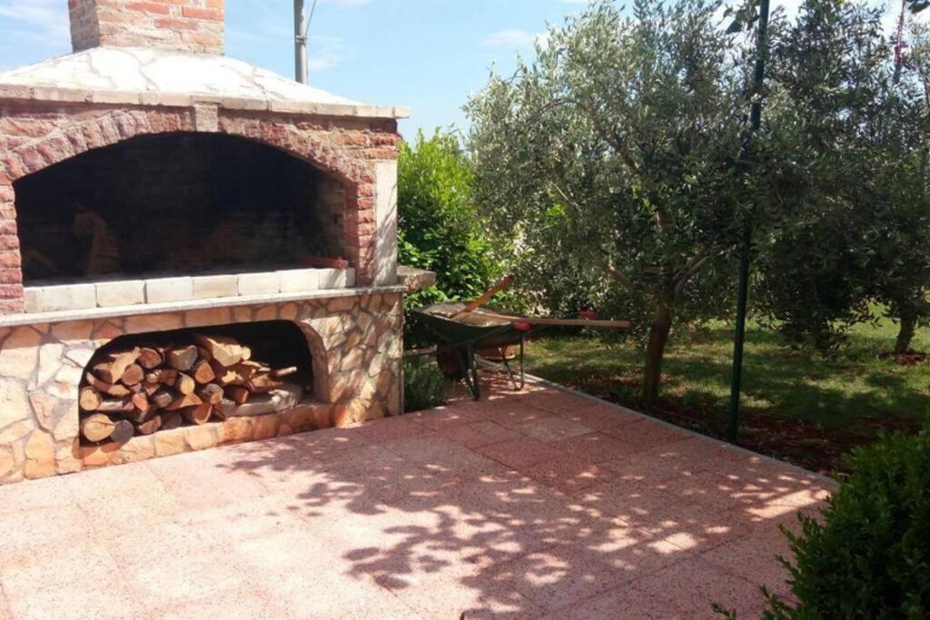 Comfortable Apartment Near Pula Marčana Εξωτερικό φωτογραφία